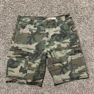 Wrangler Green Cargo Shorts Durable Cotton Blend